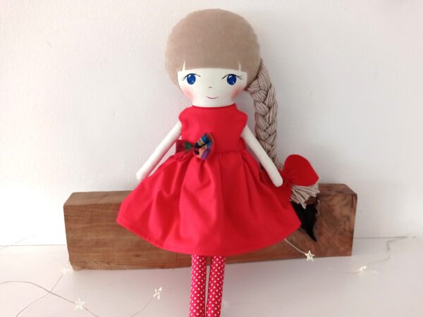 Krpena lutka Ići Mići handmade pletenica crvena haljina svečana
