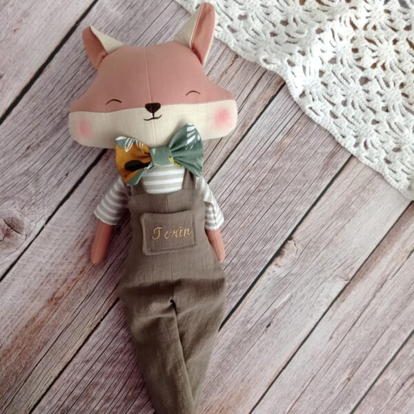Ručno rađena krpena lutka za dječake lisac u maslinastim hlačama