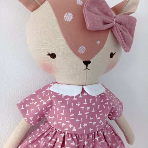 Ručno rađena krpena lutka srna od lana Ići Mići